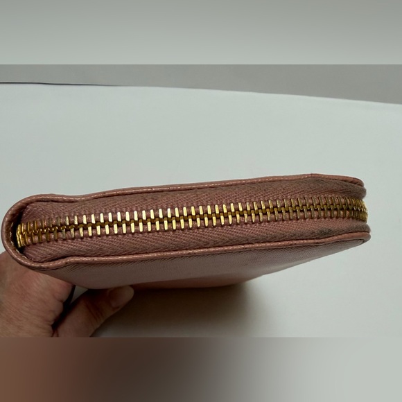 Prada Light Pink Leather Bow Wallet EUC - Picture 5 of 12